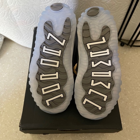 Jordan 11 “Cool Grey” sz 9c toddler - Picture 6 of 6